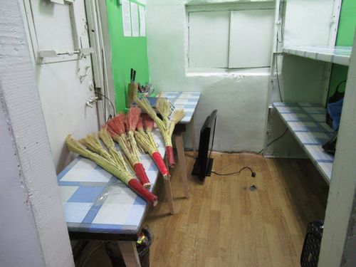 В Шагонаре заключенному пытались передать веник, начиненный наркотиками