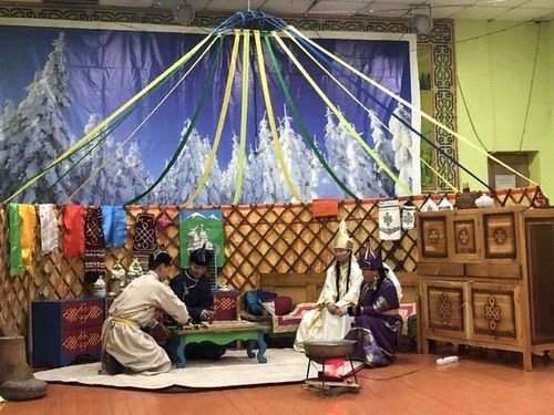 Үш чүүл эртемниг Өскүс-оол