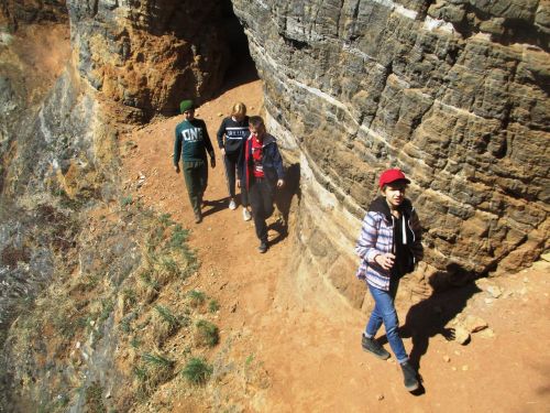 Уруглар төрээн чуртунуң төөгүзү-биле таныжар