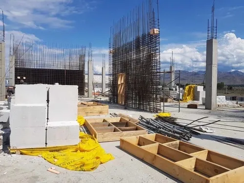 В пгт Каа-Хем продолжается строительство школы на 825 мест