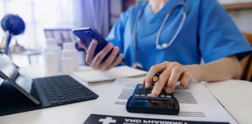 Регионам направят более 58 миллиардов рублей на повышение зарплат медработников