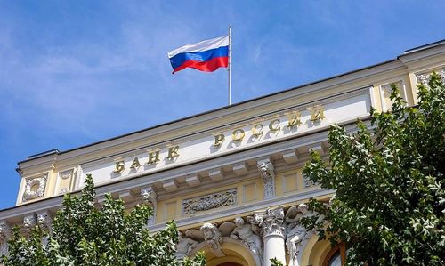 Банк России вводит в оборот обновленную 100-рублевую купюру
