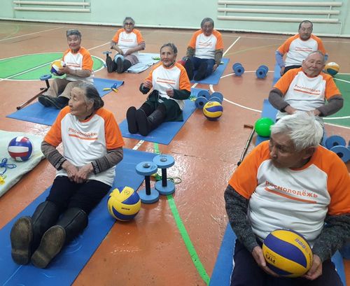 Кузница здоровья: ТувГУ ведет бесплатные занятия по лечебной гимнастике для ветеранов Бай-Тайги