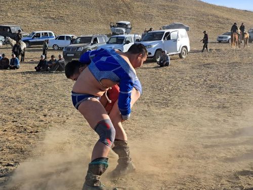 Ада-өгбелерниң чырыткылыг адынга тураскааткан оюннар