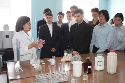 Тываның аныяк эртемденнеринге грантылар мөөрейин чарлаан