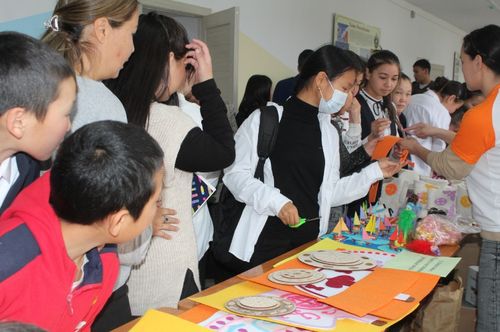 Опыты с огнем и битва умов: В Монгун-Тайге прошел фестиваль науки