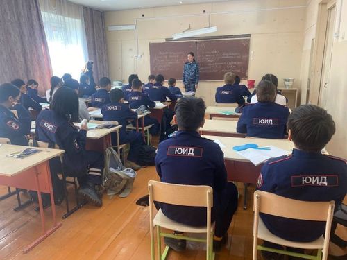 Госавтоинспекторы Кызыла провели уроки дорожной грамотности