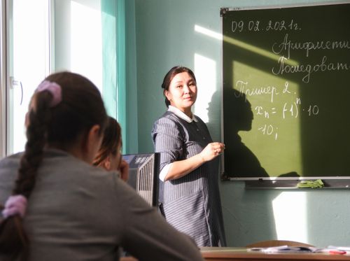 Прием документов для участия в программе «Земский учитель» в Туве завершится 15 апреля