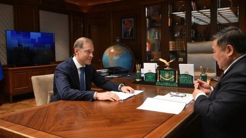 Тываның Баштыңы Денис Мантуров-биле республика хөгжүлдезиниң кол төлевилелдерин сайгарган
