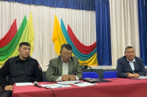 В Сут-Хольском районе подготовка к новогодним праздникам проходит без нареканий