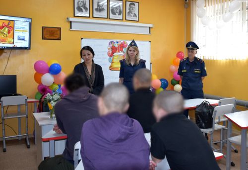 В Туве 147 осужденных сели за парты в День знаний