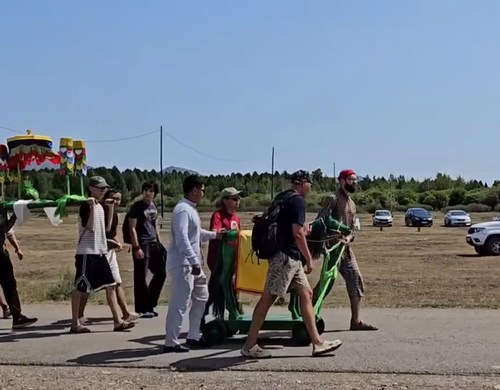 Фестиваль «Устуу-Хурээ»: тысячи шагов в ритме древнего обряда "Хороо"