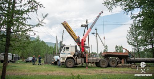 На Чагытае обновляют устаревшую линию электропередач у детских лагерей