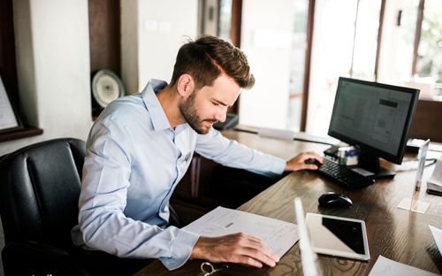 Мишустин: "Главная задача - сохранение рабочих мест и доходов людей"