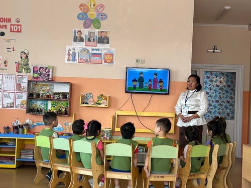 В Туве завершился первый этап конкурса «Лучший учитель родного языка и литературы»