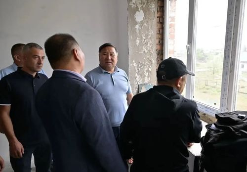Владислав Ховалыг проинспектировал социальные объекты в Тандинском районе