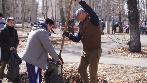 В Туве стартовал месячник субботников