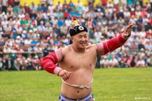 В Туве готовятся к республиканским турнирам по национальной борьбе хуреш