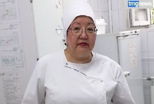 Ажылынга бердинген, эвилең-ээлдек эмчи сестразы – Елена Ооржак