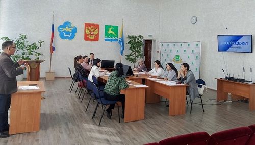 Бии-Хемде Аныяктар чөвүлели ажылын эгелээн