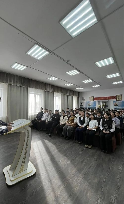 В школах Тес-Хемского района прошла встреча с сотрудниками УФСБ