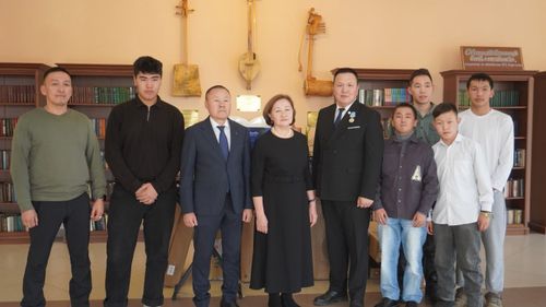 Культурный фонд имени Кужугета Шойгу оказал благотворительную помощь творческой школе Кызыла