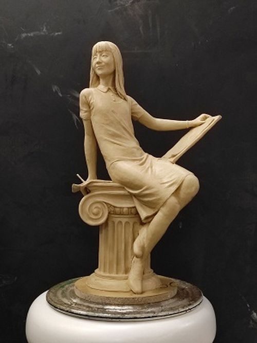 В Кызыле завершаются работы по установке памятника Наде Рушевой