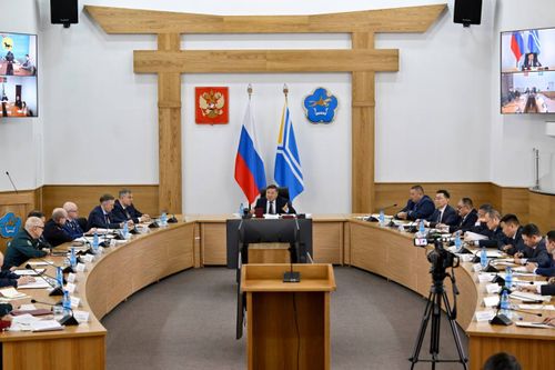 В Туве обсудили меры по снижению преступности и аварийности