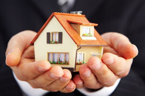 В Туве молодым семьям вручили жилищные сертификаты