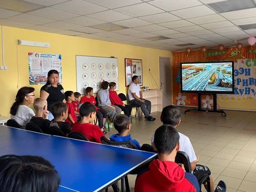 Сотрудники Госавтоинспекции провели профилактическую беседу с воспитанниками пришкольного лагеря