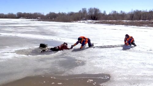 «Осторожно, тонкий лед!». Что нужно знать об опасности тонкого льда в весенний период
