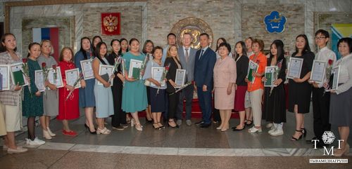 В Туве наградили активных волонтёров, помогавших жителям проголосовать за объекты благоустройства