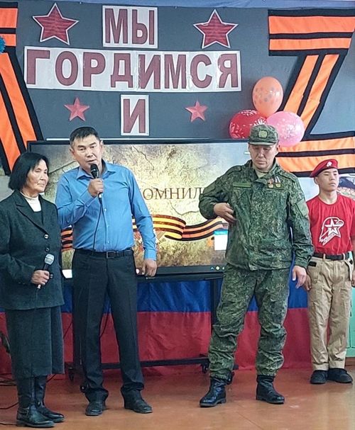 В Сут-Хольском районе появилась «Парта Героя», посвященная памяти Бадыя Ондара