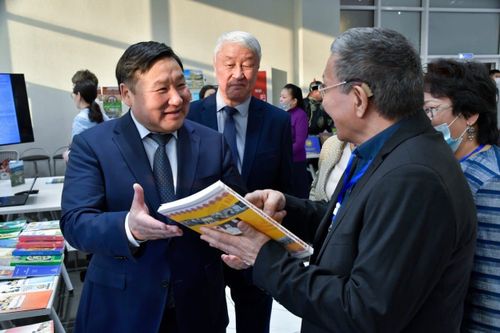 Глава Тувы поздравил ученых с Днем российской науки