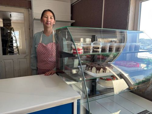 В селе Ак-Тал открылась кондитерская «Кондитер с нуля»