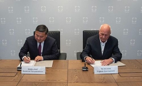 Тываның Баштыңы Владислав Ховалыг биле «Ростех» күрүне корпорациязының чиңгине директору Сергей Чемезов кады ажылдажылга дугуржулгазынга атты салган.