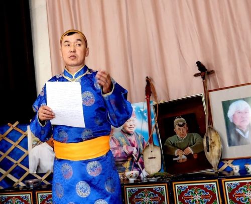 Буянныг өгбевис Моңгуш Кенин-Лопсанга мөгейиг