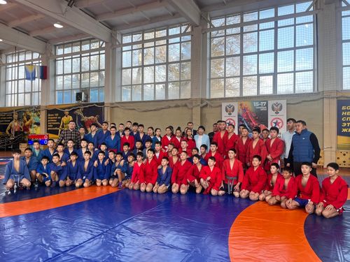 «Единая Россия» выступила спонсором в первенстве Республики Тыва по самбо