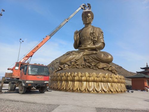 В Туве обновят статую Будды на Виланах