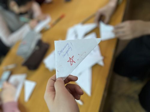 Волонтеры Тувы написали письма для участников СВО из республики