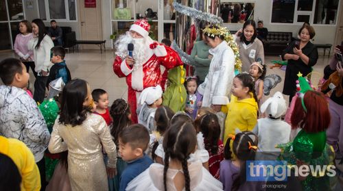 Время чудес и волшебства. В Туве стартовали новогодние утренники