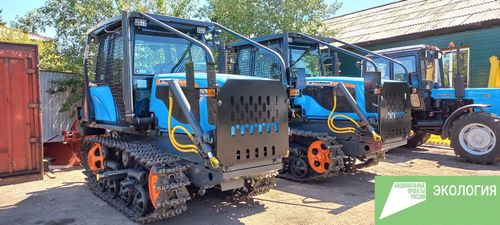 Автопарк Минлесхоза Тувы пополняется новыми гусеничными тракторами