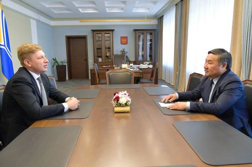 Глава Тувы обсудил международные связи с представителем МИД России