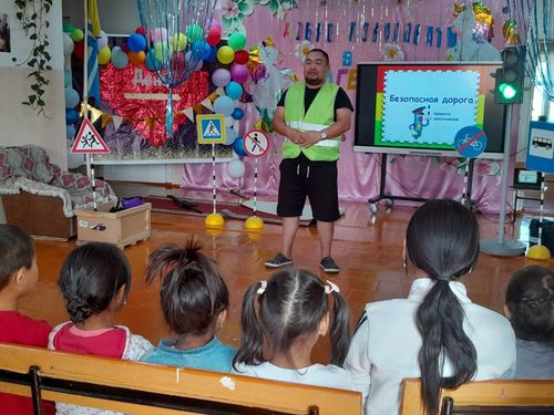 «Лаборатория безопасности» побывала в пришкольном лагере в Улуг-Хемском районе