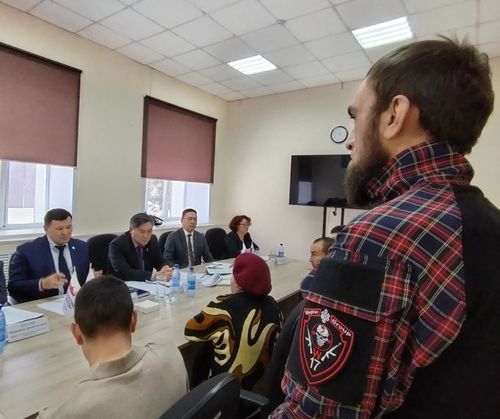 Айдыс Сынаа встретился с сотрудниками ЧВК и членами их семей