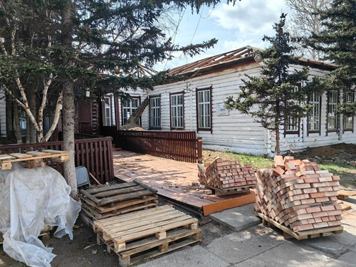 В селе Чыргаланды продолжается капремонт местной школы