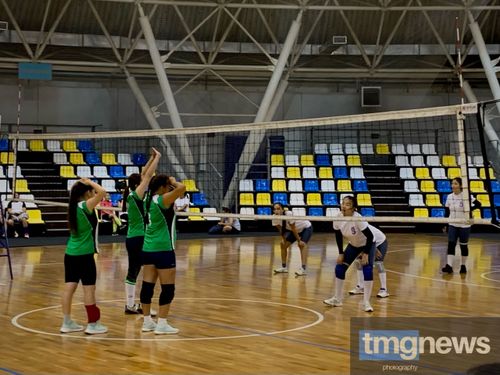 В Кызыле стартовали соревнования по волейболу на Кубок Главы Тувы