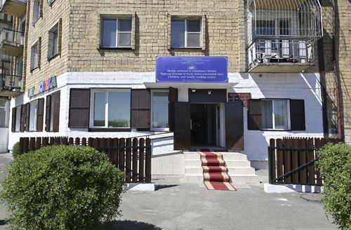 Глава Тувы посетил первый культурно-просветительский центр для детей и семей