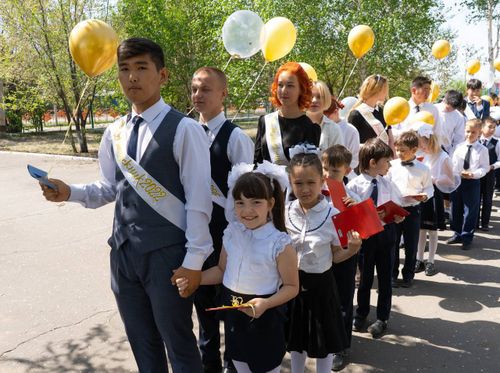 В Туве установили единую дату проведения Последнего звонка