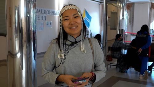 Жители Тувы голосуют в национальной одежде